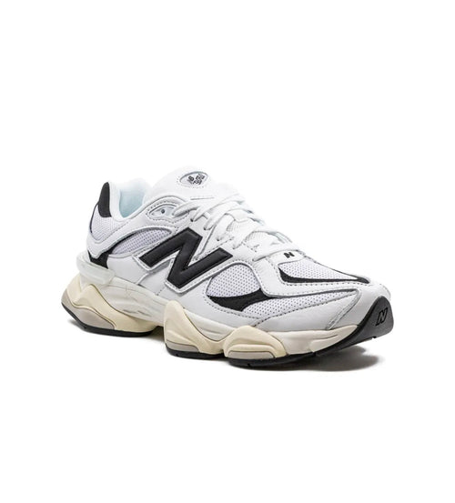 NEW BALANCE 9060 WHITE & BLACK